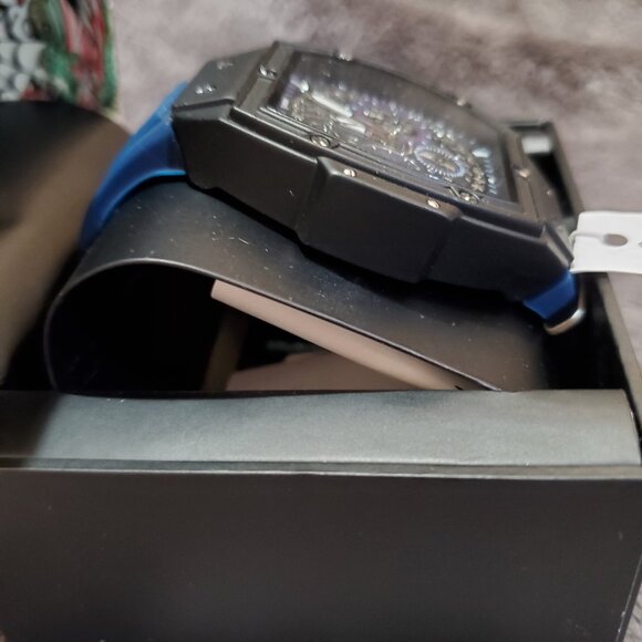 Ed Hardy Men’s Watch With Adjustable Blue Band NWT - Picture 5 of 10